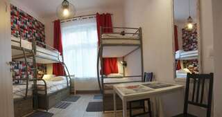 Хостелы Hostel Lwowska 11 Варшава Односпальная кровать в общем номере с 6 кроватями-1